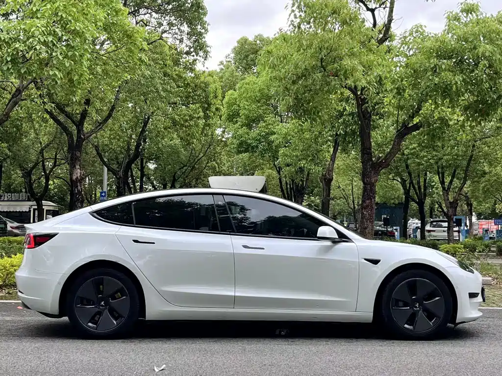 Tesla Model 3 2022 — фото 4