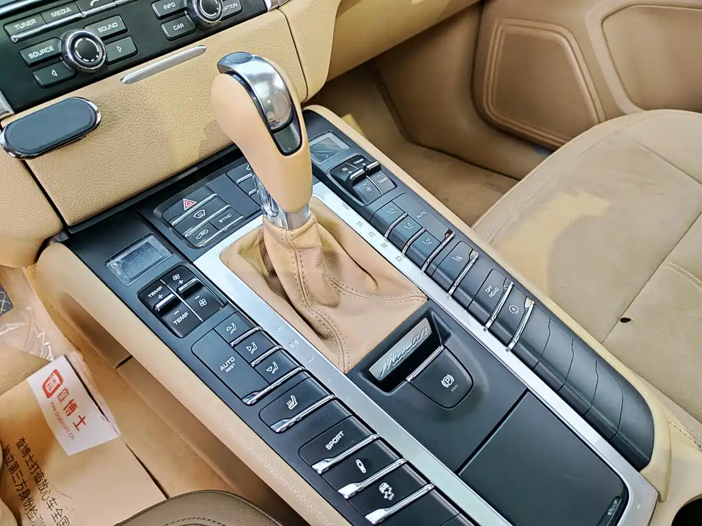 Porsche Macan 2016 — фото 13