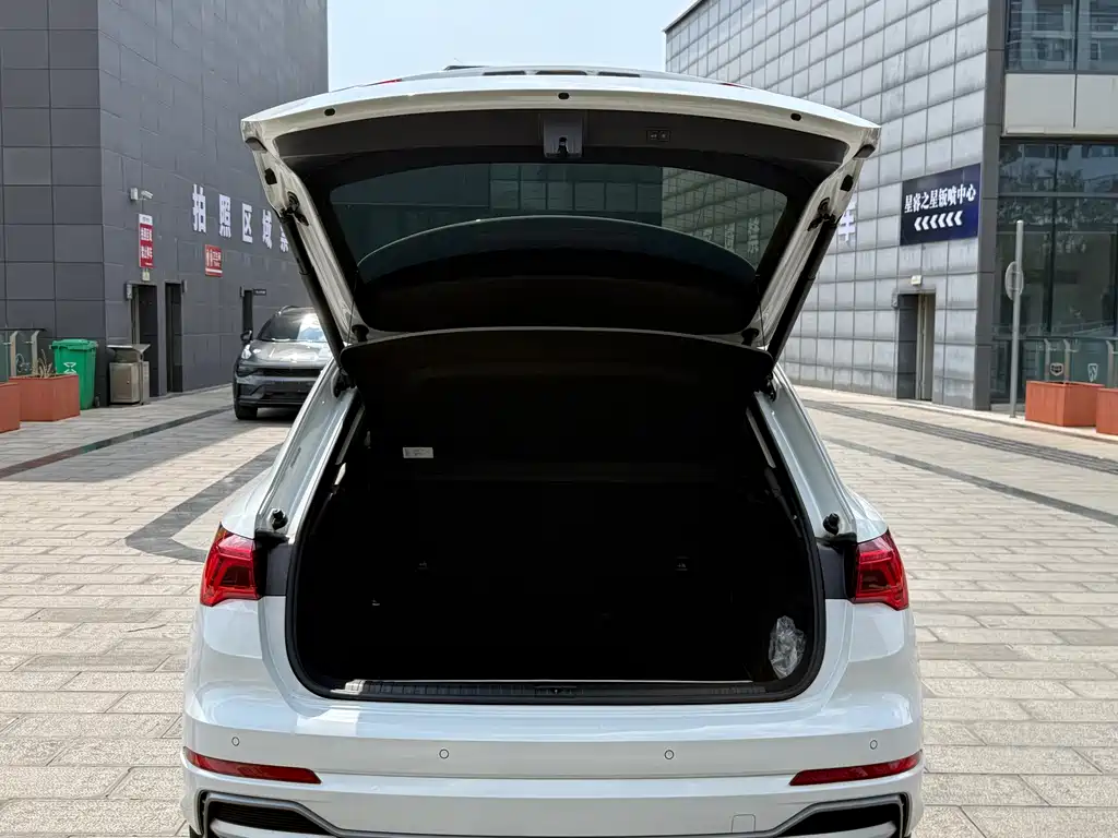 Audi Q3 2022 — фото 25