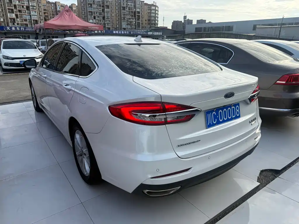 Ford Mondeo 2020 — фото 14