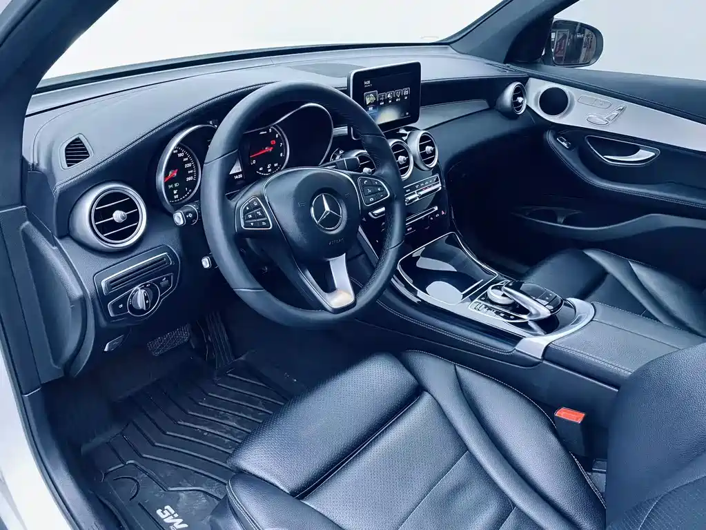 Mercedes-Benz GLC 2016 — фото 17