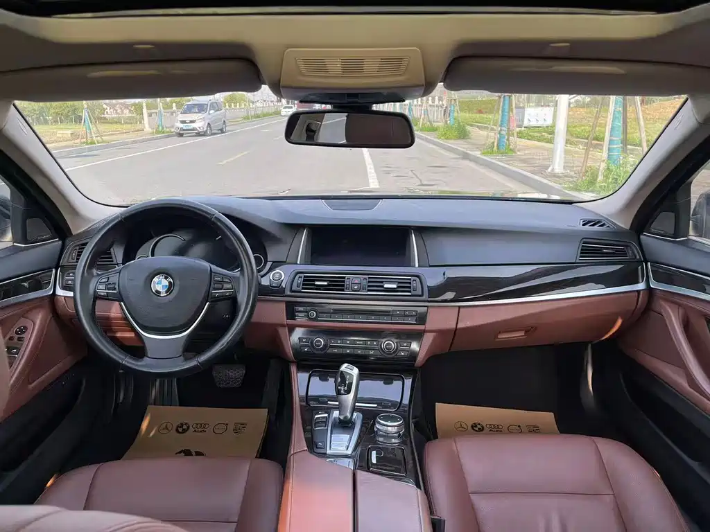 BMW 5 Series 2016 — фото 24