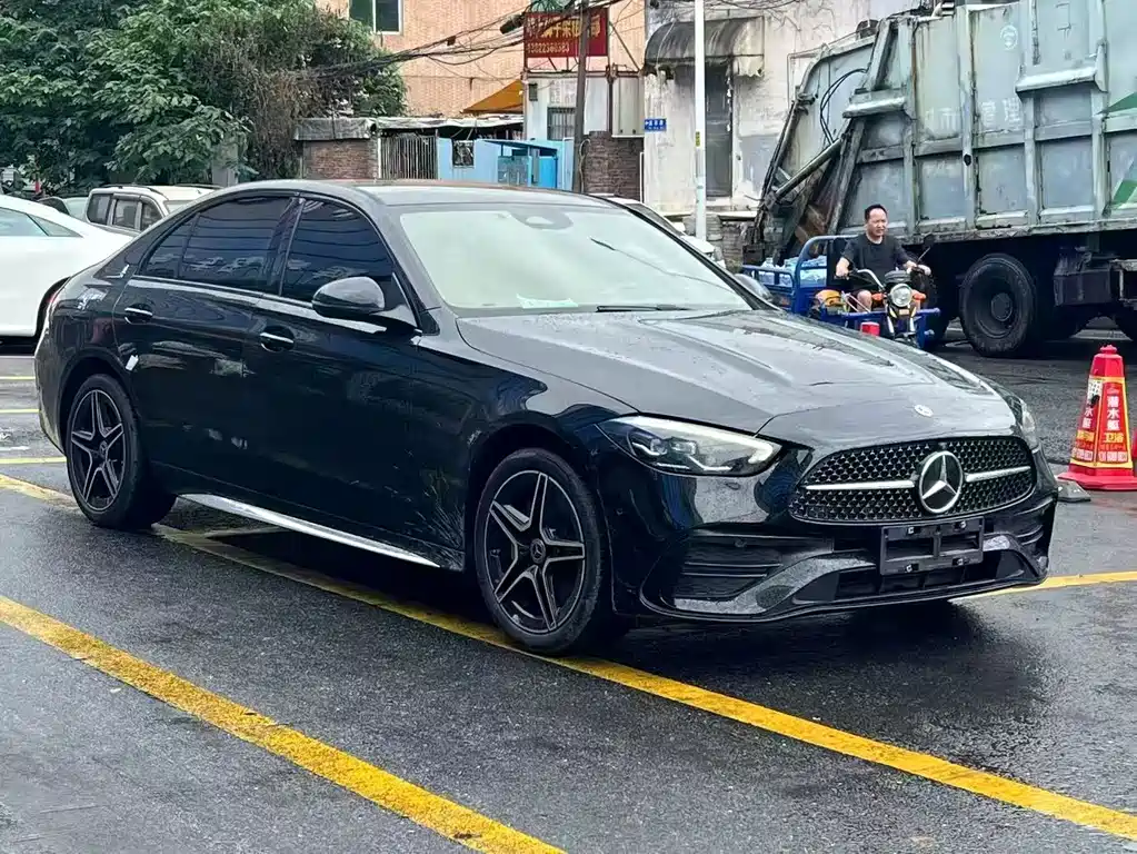 Mercedes-Benz C-Class 2024 — фото 3