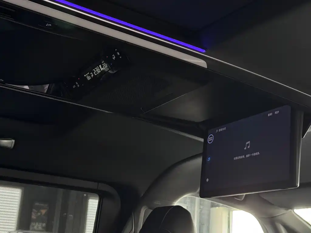 Toyota Alphard 2024 — фото 22