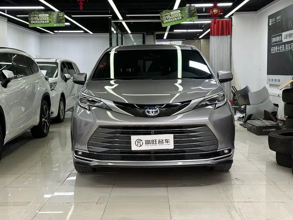 Toyota Sienna 2023 — фото 2