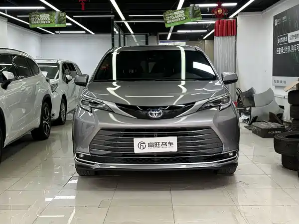 Toyota Sienna 2023