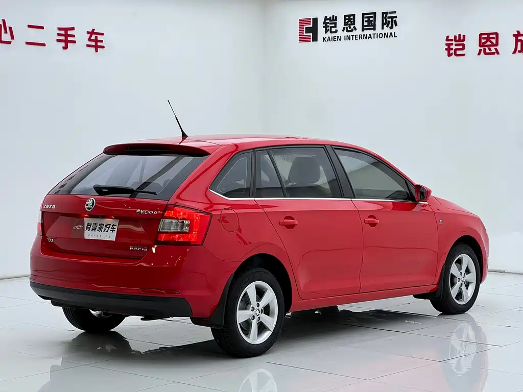 Skoda Rapid Spaceback 2016 — фото 4