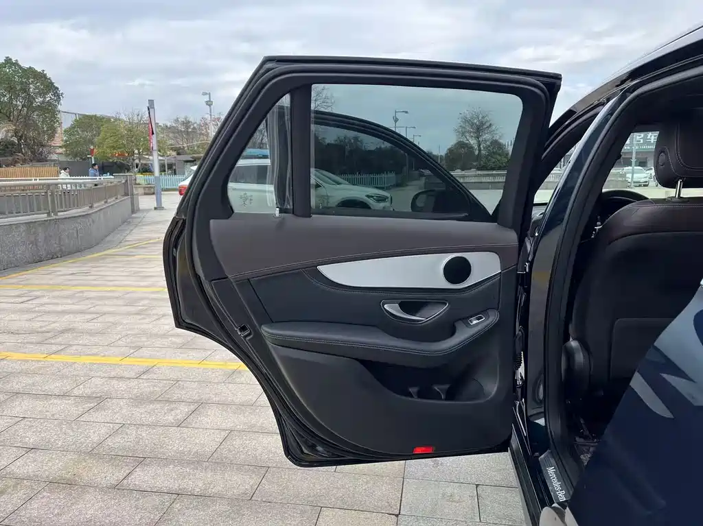 Mercedes-Benz GLC 2020 — фото 14