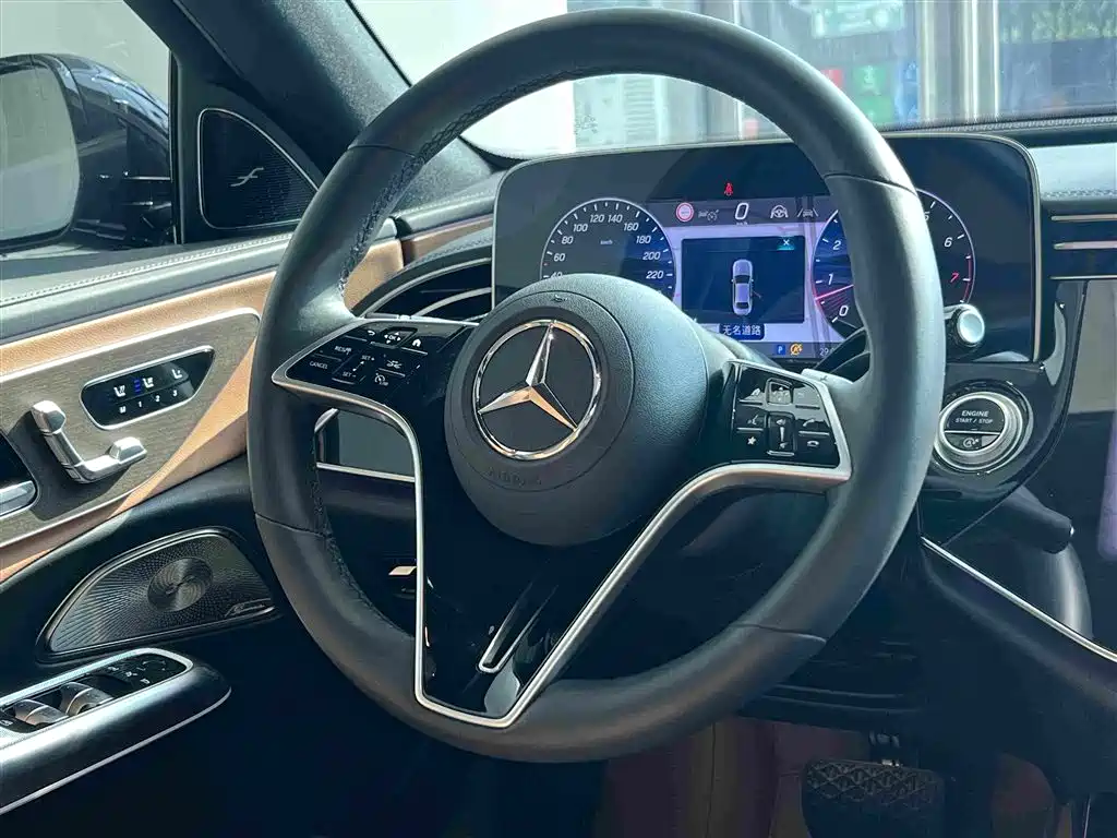 Mercedes-Benz E-Class 2025 — фото 35