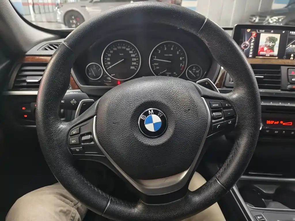 BMW 3 Series 2014 — фото 14