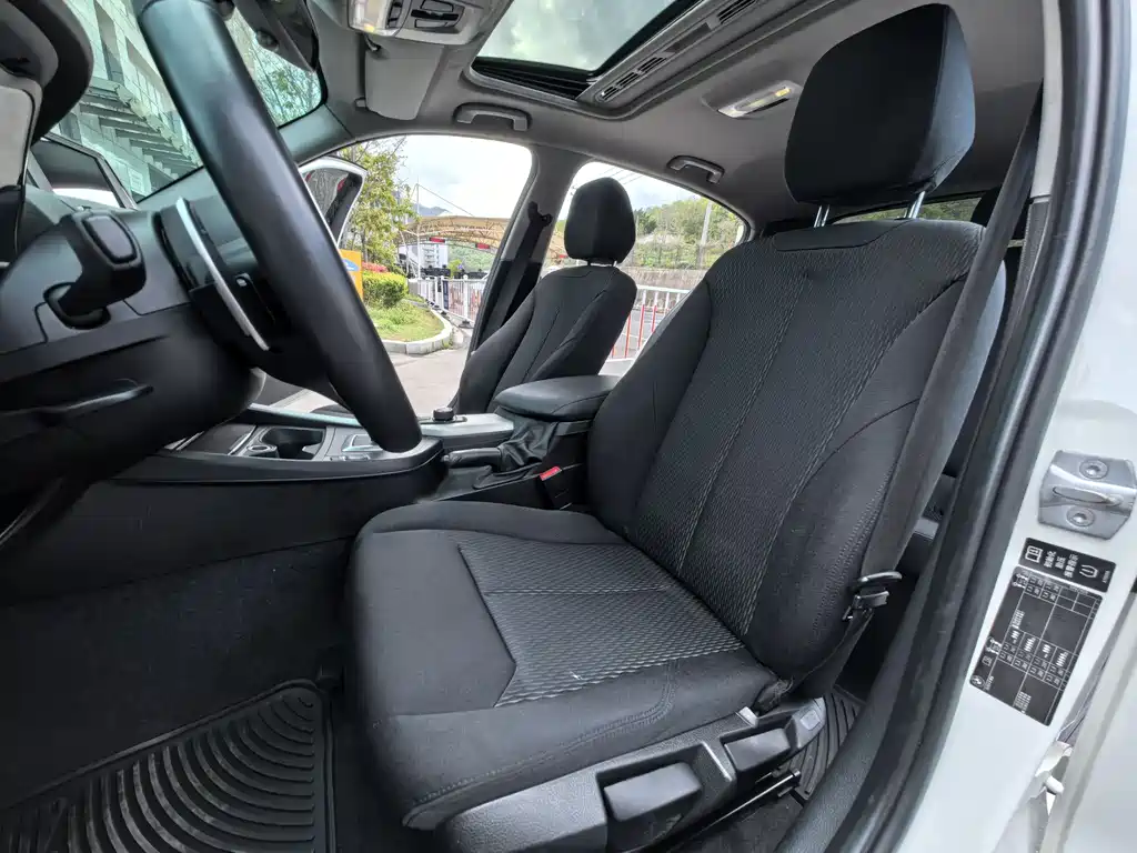 BMW 1 Series 2014 — фото 17