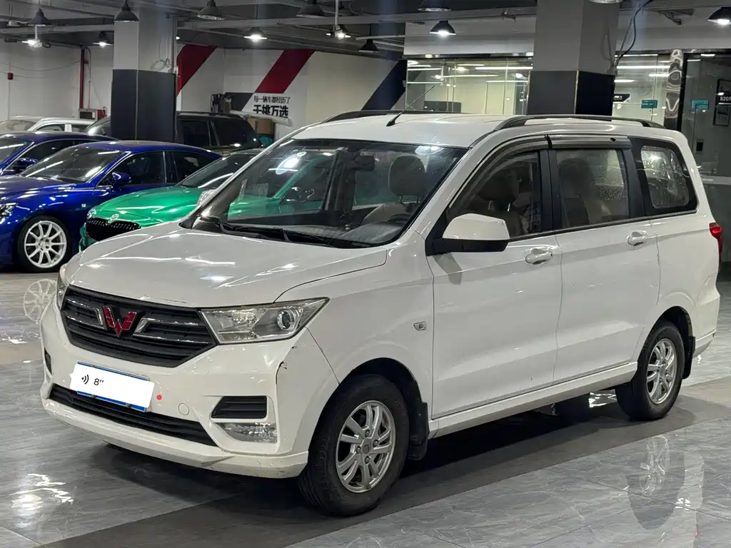 Wuling Hongguang 2019 — фото 1