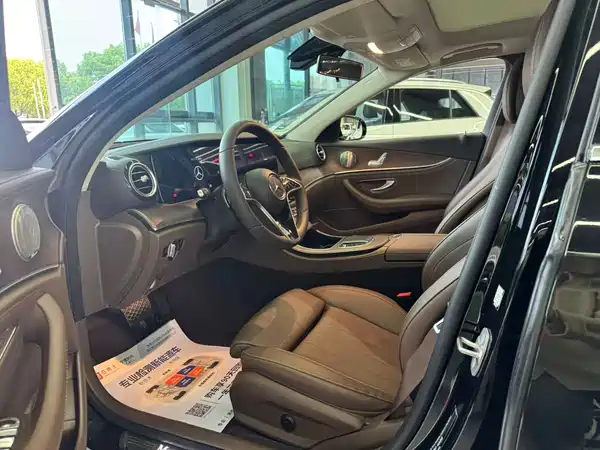 Mercedes-Benz E-Class 2022