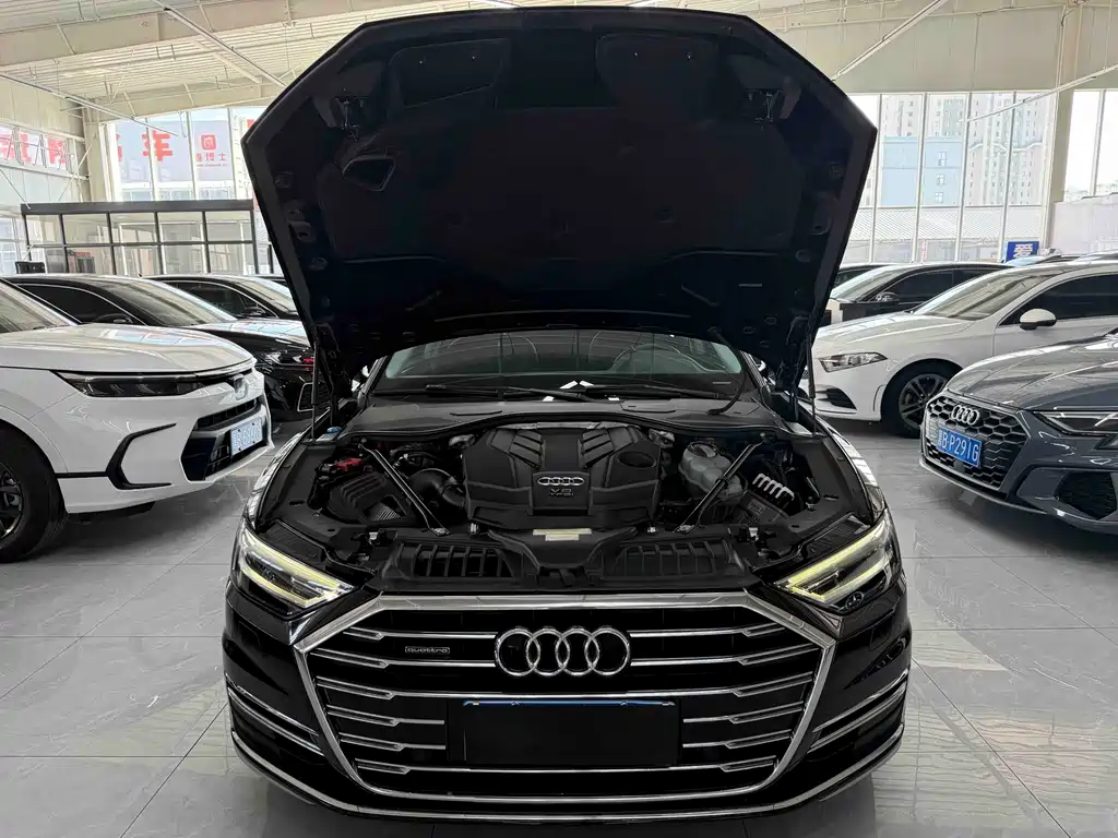 Audi A8 2020 — фото 22