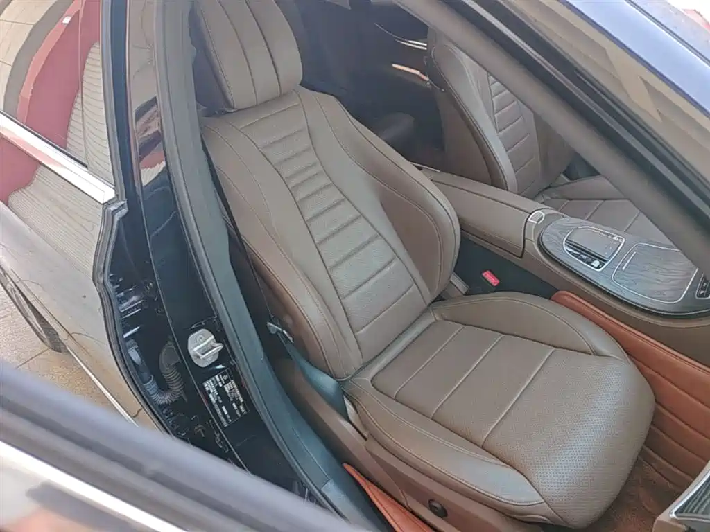 Mercedes-Benz E-Class 2020 — фото 25