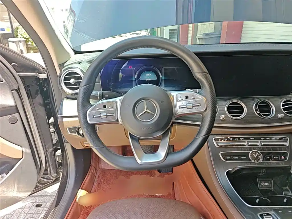 Mercedes-Benz E-Class 2020 — фото 11