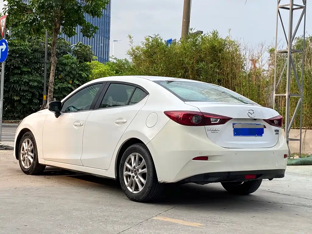 Mazda 3 Axela 2015 — фото 7