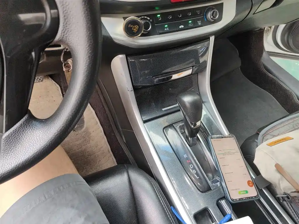 Honda Accord 2014 — фото 14