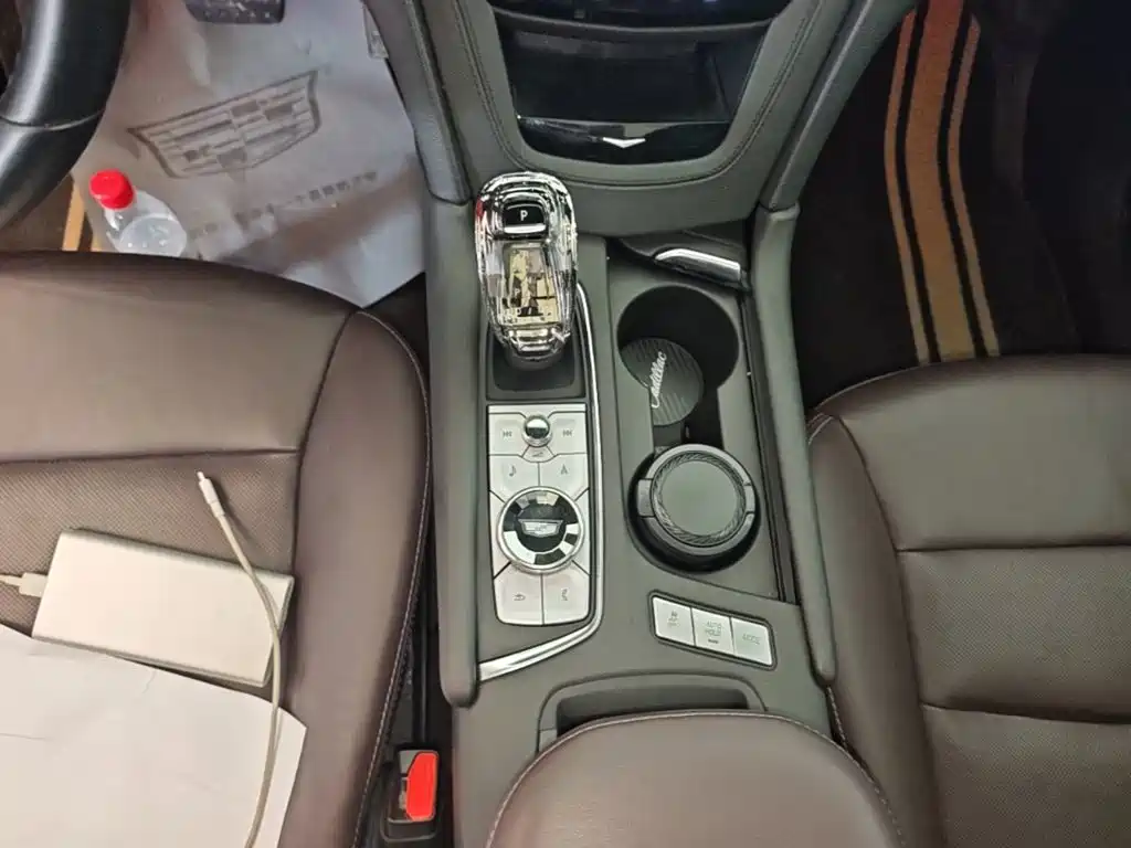 Cadillac XT6 2020 — фото 14
