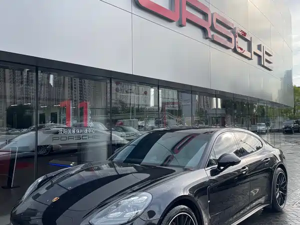 Porsche Panamera 2021