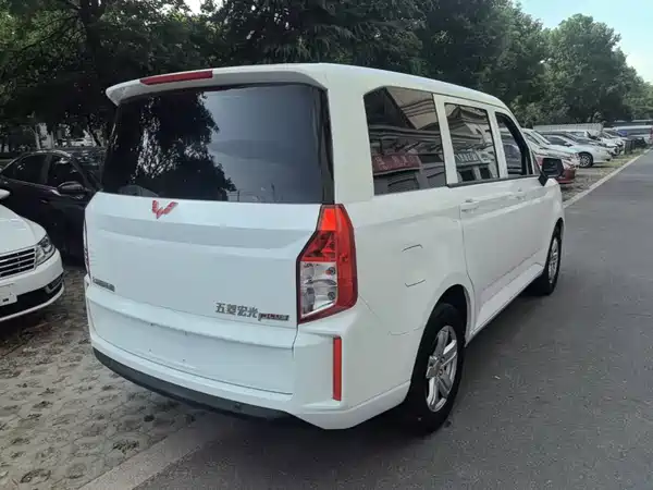 Wuling Hongguang PLUS 2021