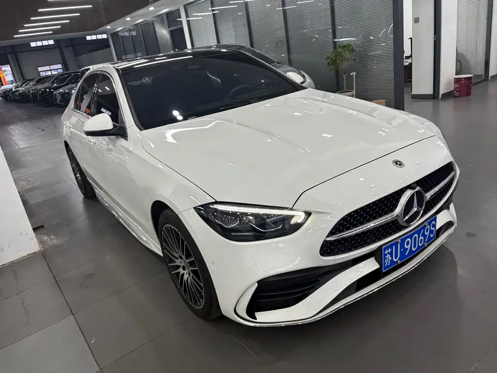 Mercedes-Benz C-Class 2024 — фото 4