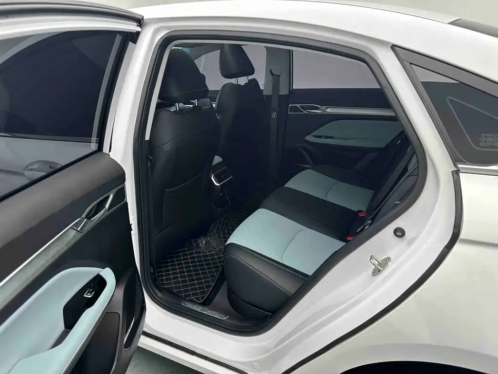 Geely Emgrand L 2022 — фото 12