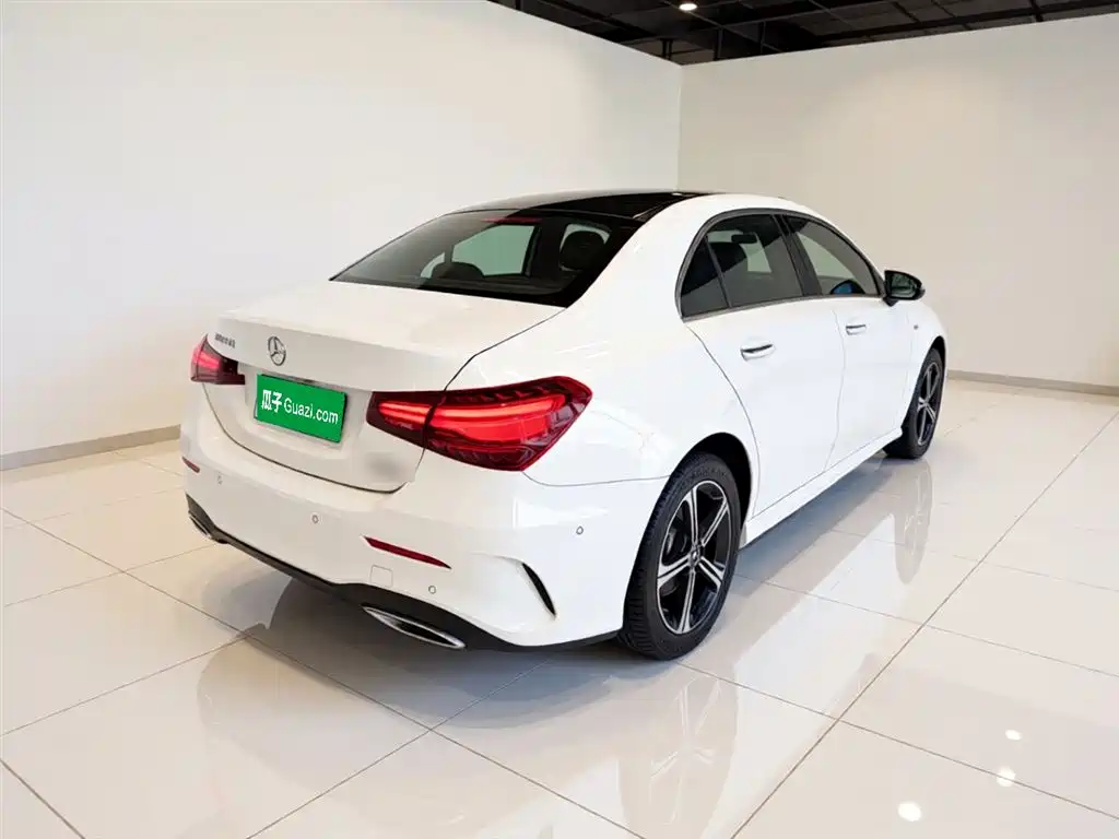 Mercedes-Benz A-Class 2024 — фото 12