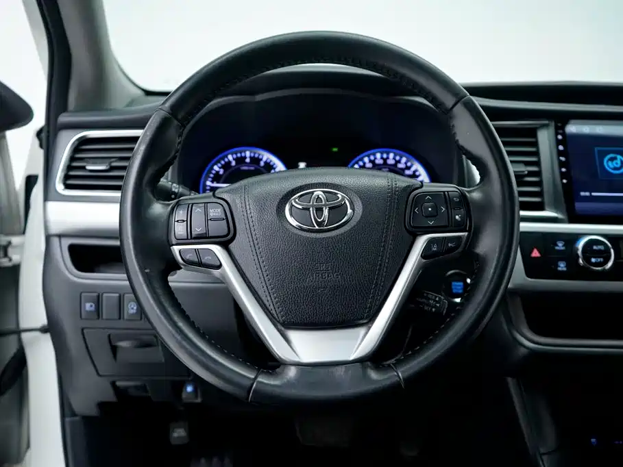 Toyota Highlander 2018 — фото 16