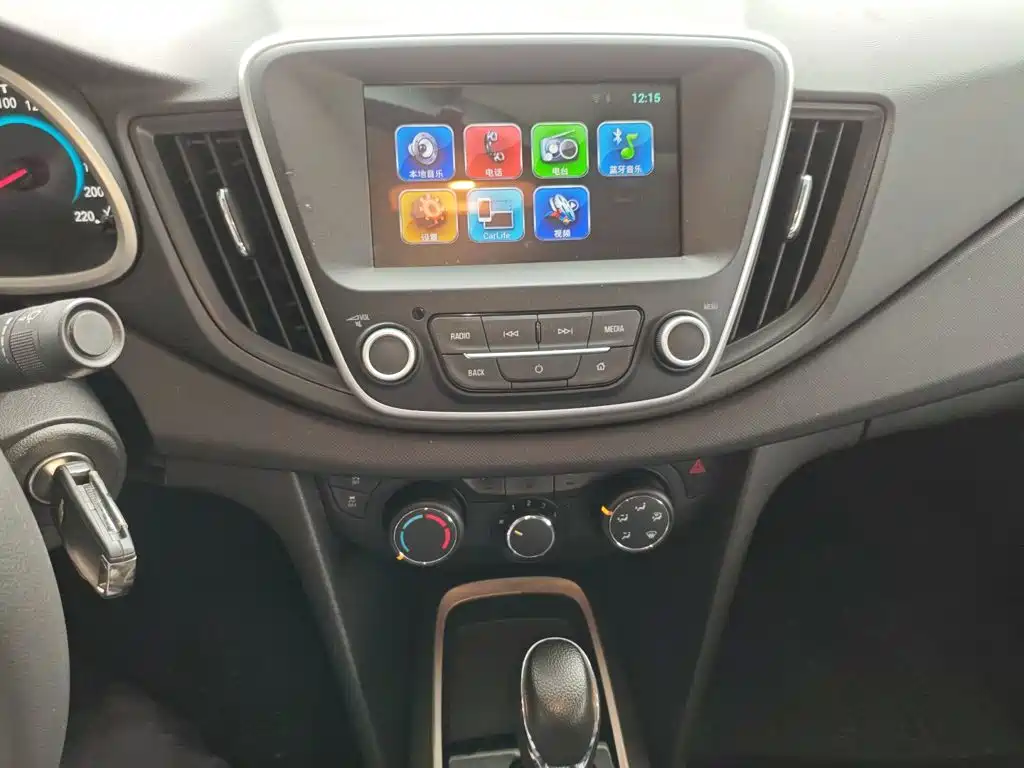 Chevrolet Cavalier 2018 — фото 13