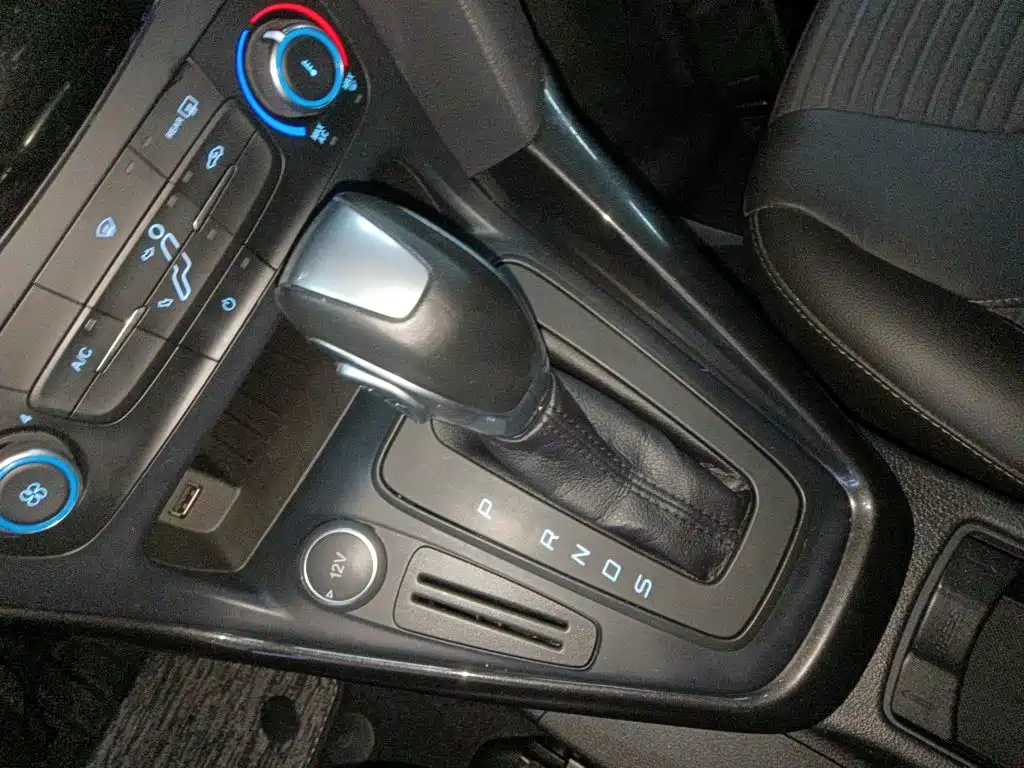 Ford Focus 2018 — фото 14