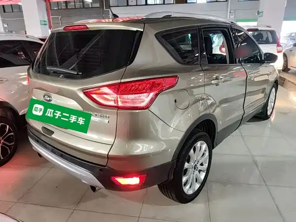 Ford Kuga 2015