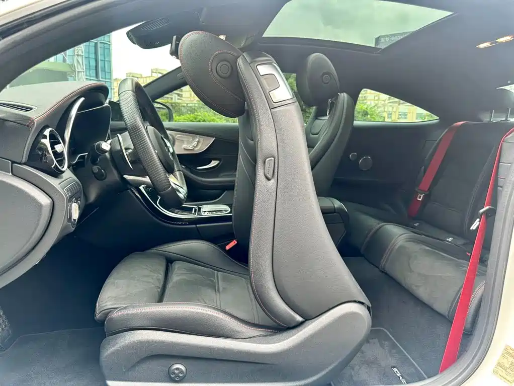 Mercedes-Benz C-Class AMG 2022 — фото 12