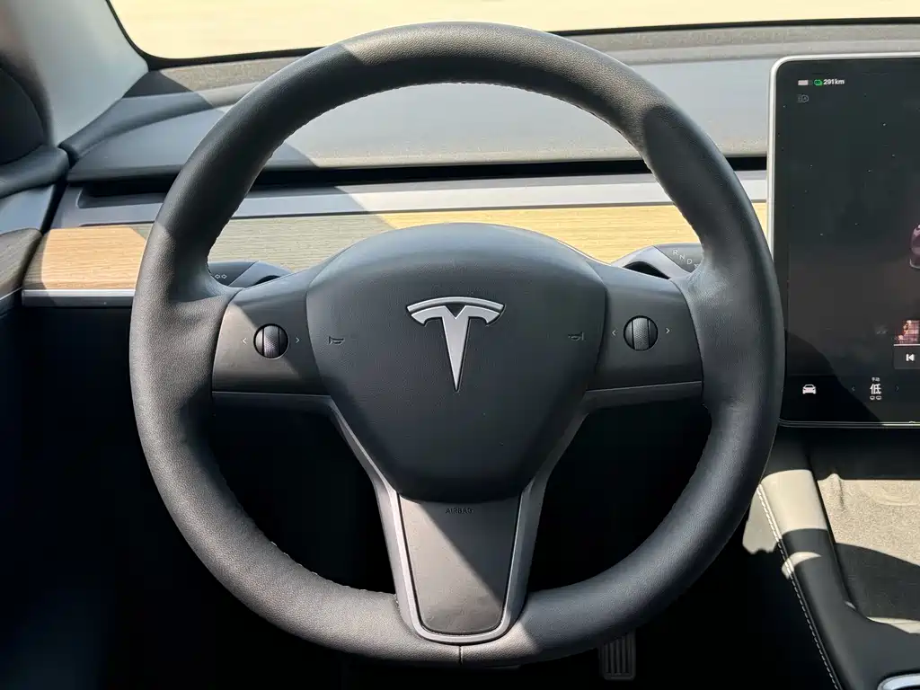 Tesla Model Y 2023 — фото 10