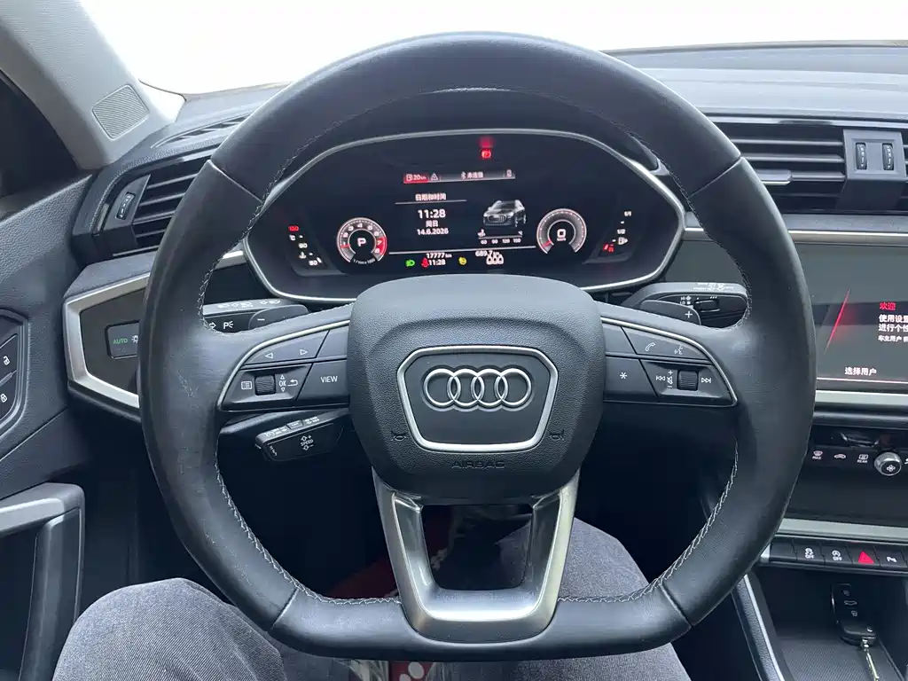 Audi Q3 2022 — фото 12