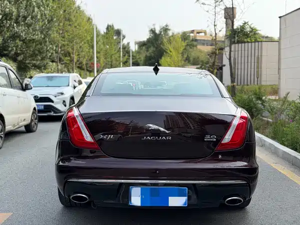 Jaguar XJ 2016