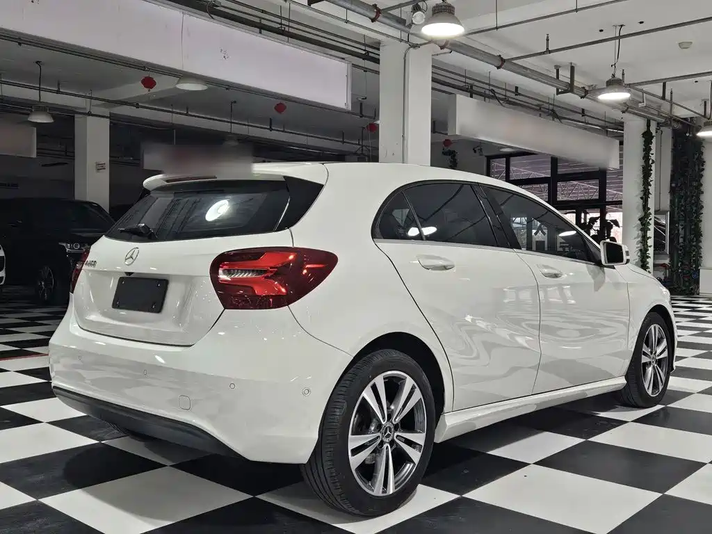 Mercedes-Benz A-Class 2017 — фото 14
