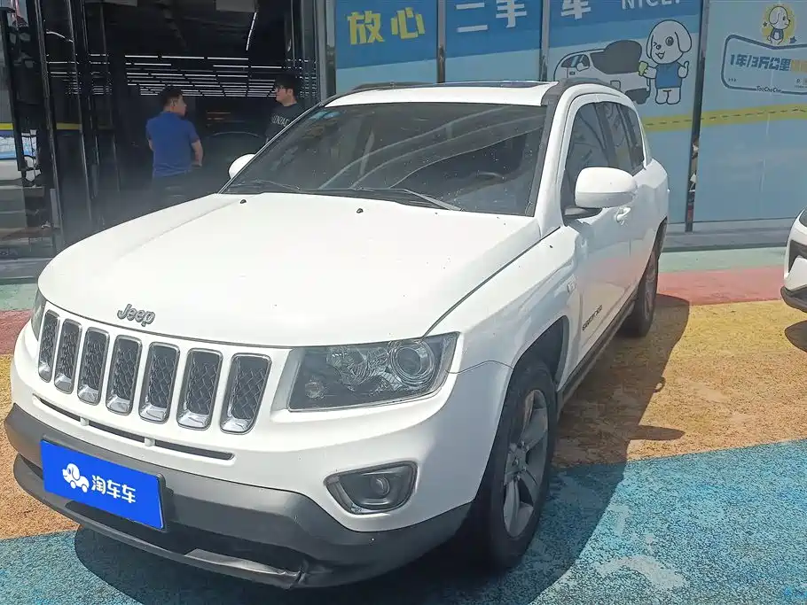 Jeep Compass 2015 — фото 1