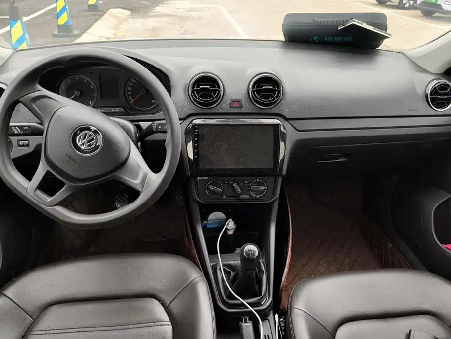 Volkswagen Jetta 2018 — фото 12