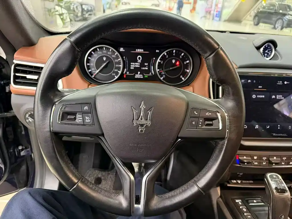Maserati Ghibli 2021 — фото 6