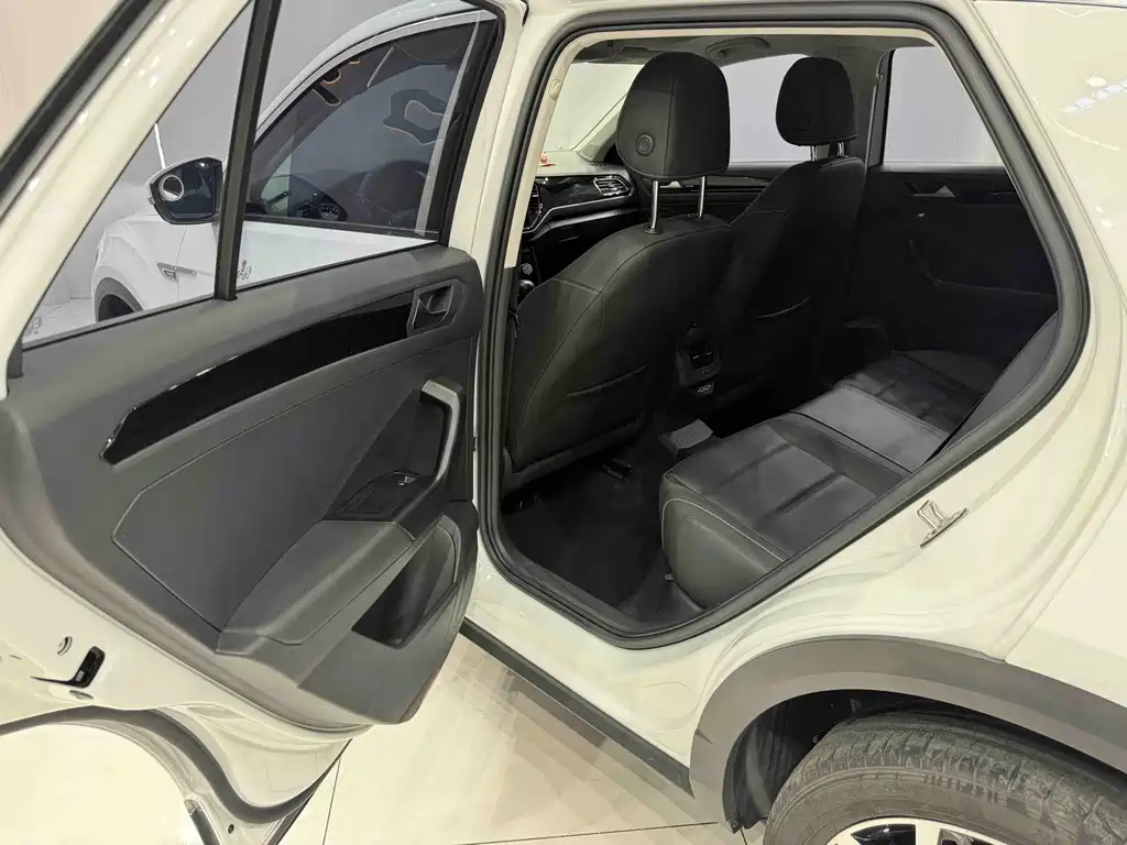 Volkswagen T-Roc 2022 — фото 16