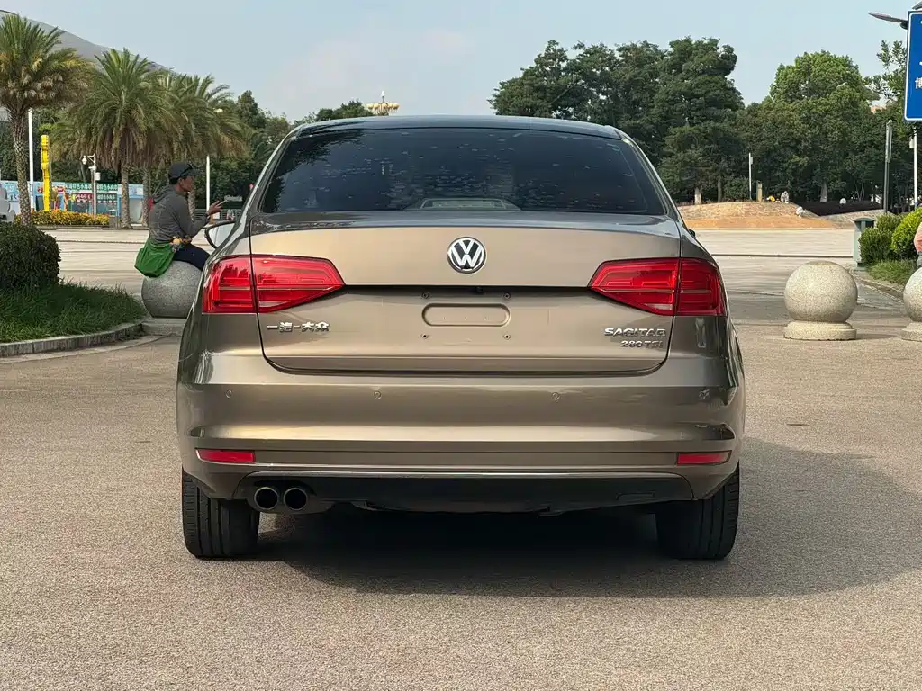 Volkswagen Sagitar 2017