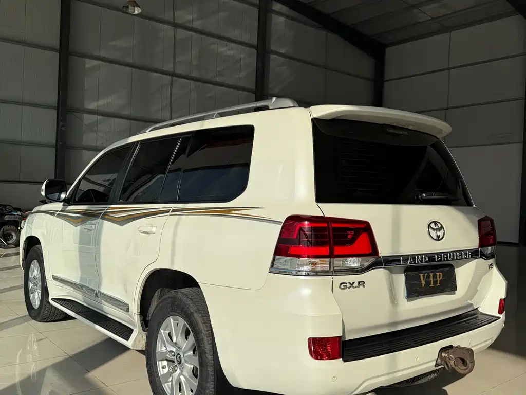 Toyota Land Cruiser 2017 — фото 4