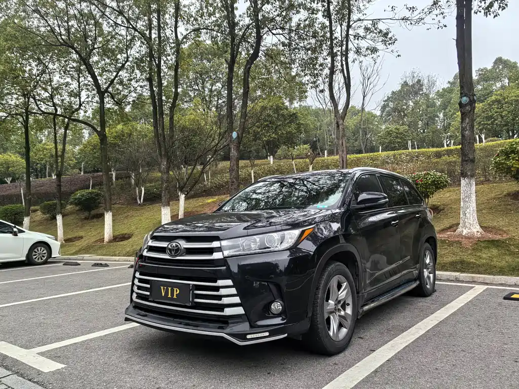 Toyota Highlander 2019 — фото 1