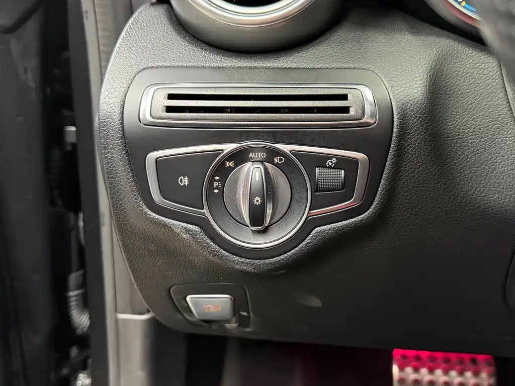 Mercedes-Benz C-Class 2019 — фото 18