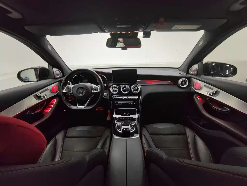 Mercedes-Benz GLC AMG 2018 — фото 12