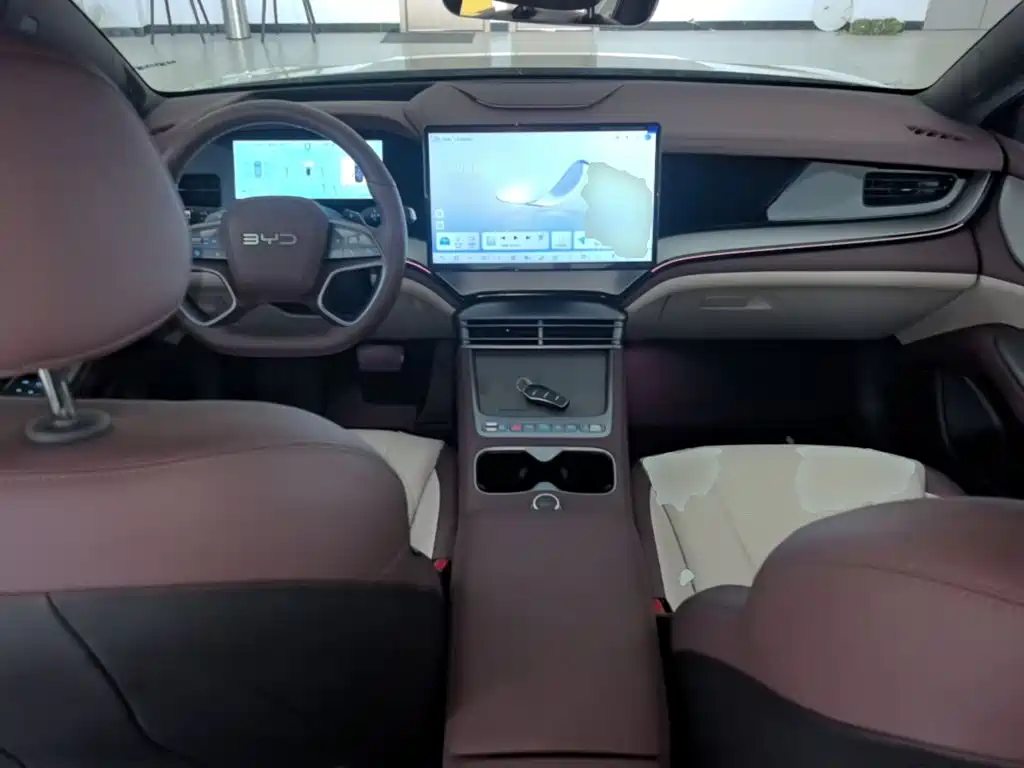 BYD Seal 07 DM-i 2025 — фото 10