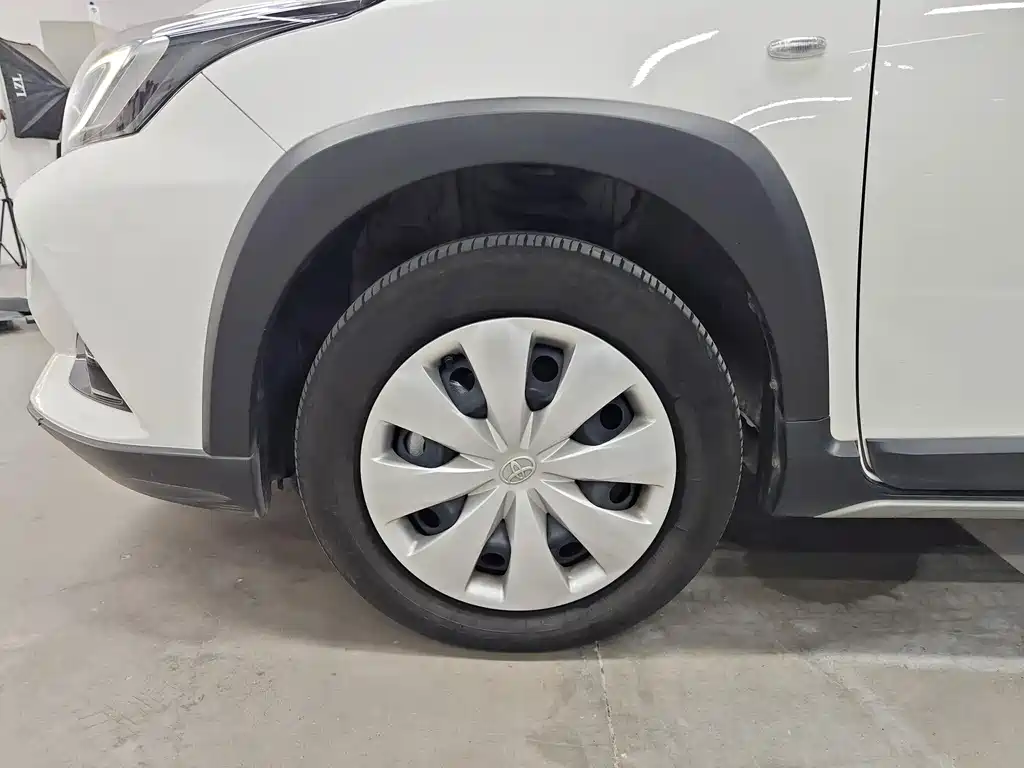 Toyota Yaris L 2022 — фото 15