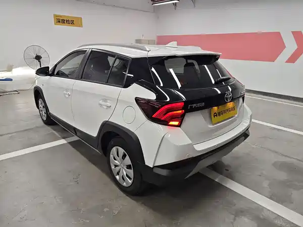 Toyota Yaris L 2022