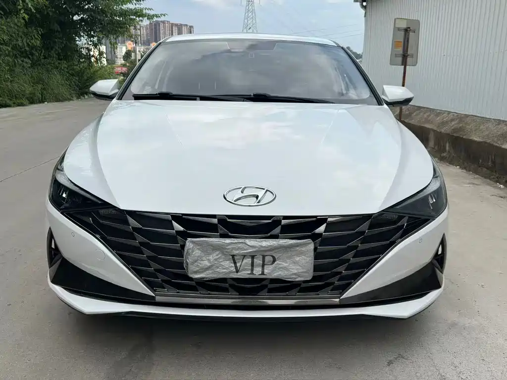 Hyundai Elantra 2022